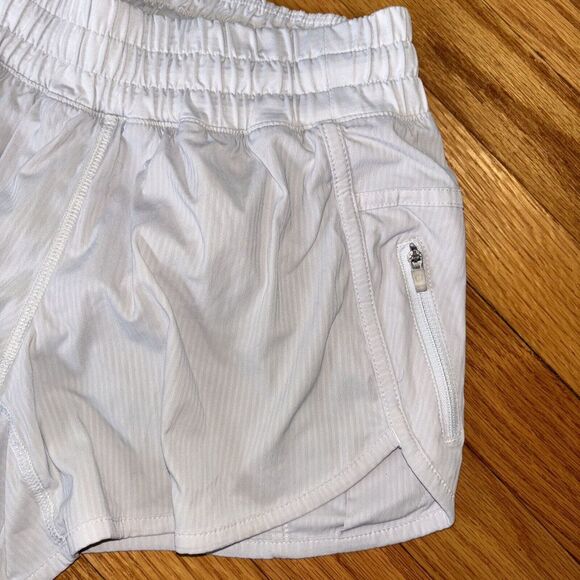 Lululemon Tracker Shorts 3.5" Lined Drawstring Active Shorts W7AT7S Women Size 6 - Picture 2 of 9